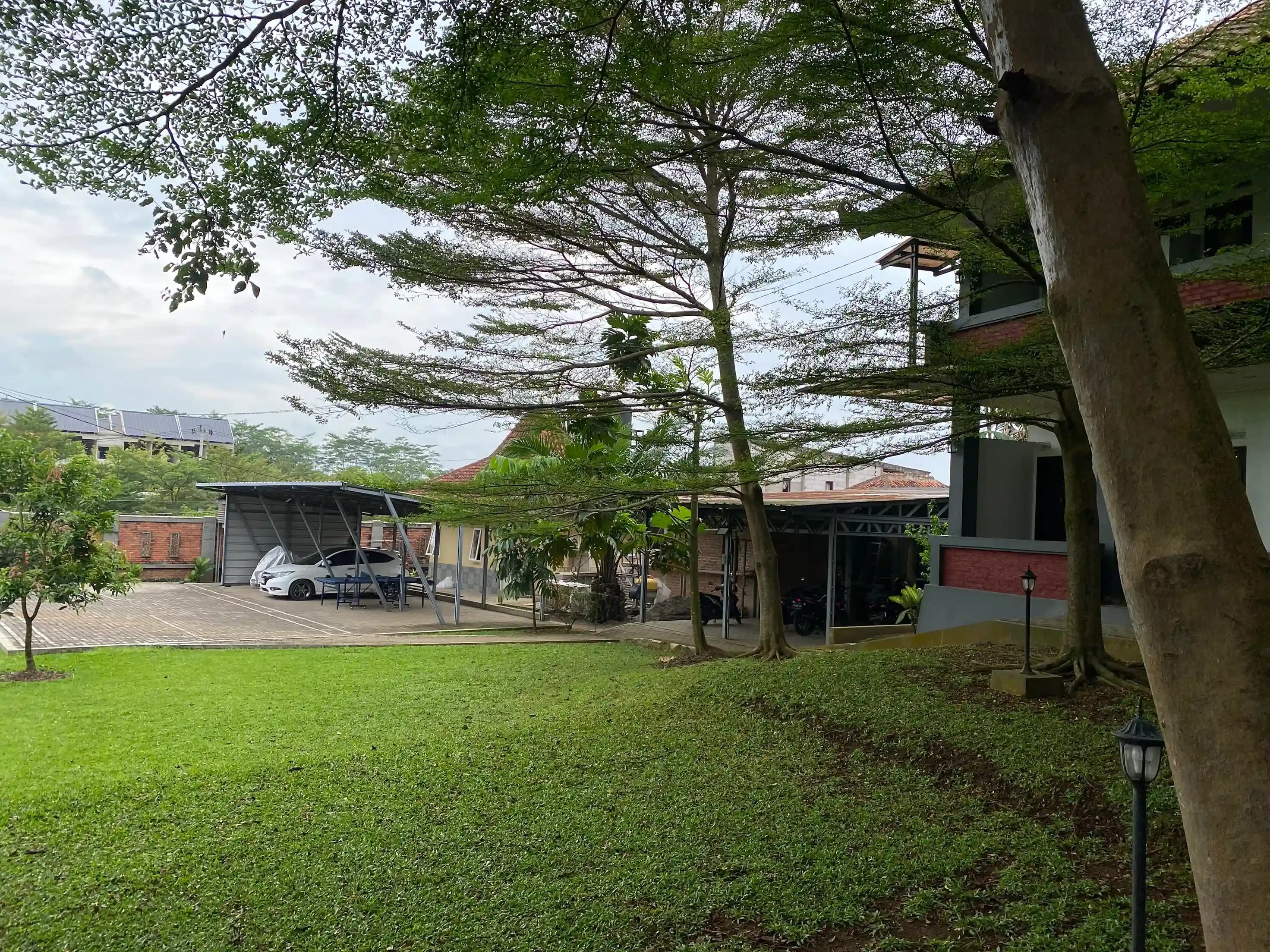 Halaman Belakang
